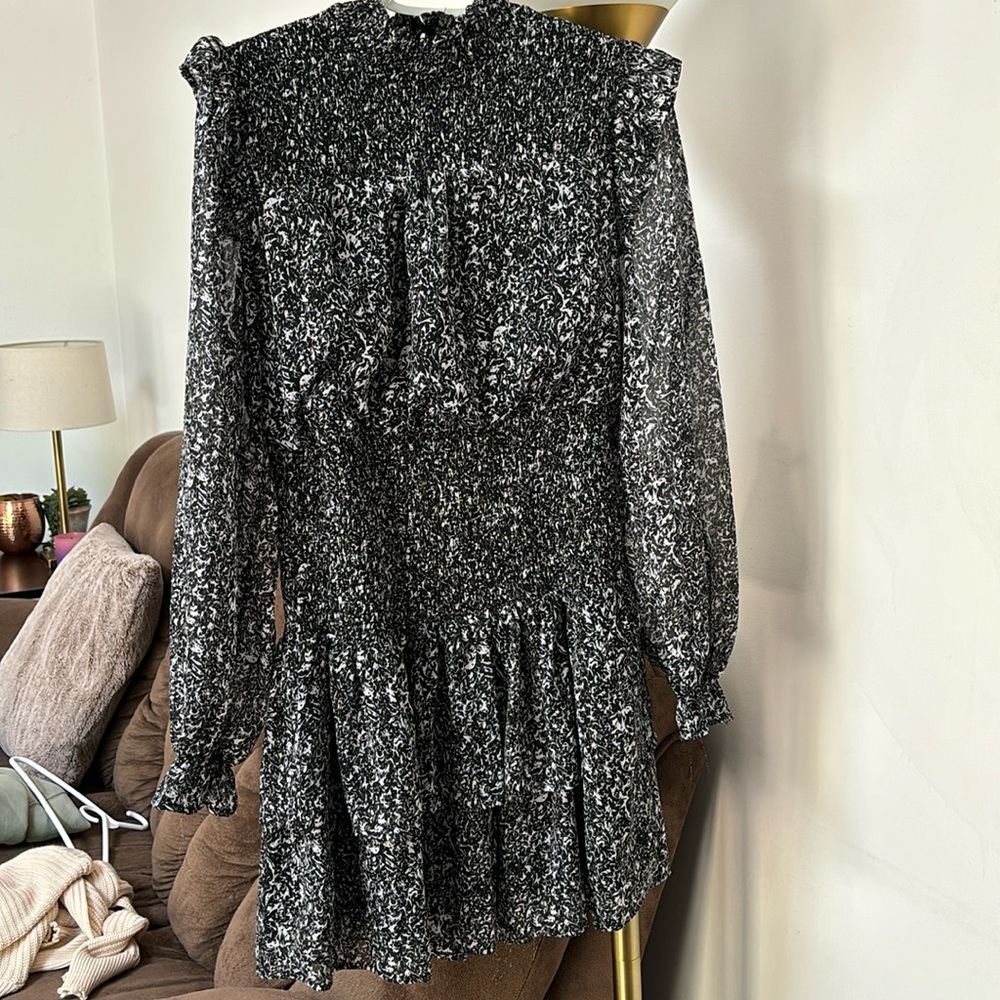 Brand New Black and White Long Sleeve Dress - Size L 🖤